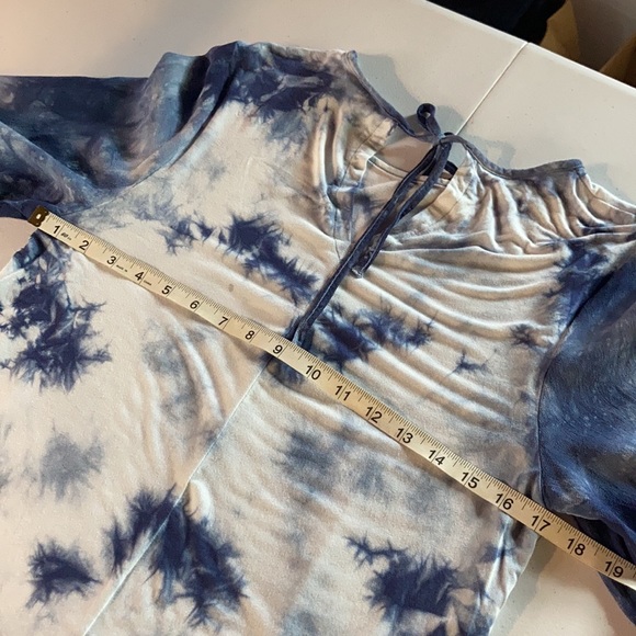 Chico’s womens Tie Dye long sleeved key hole back Shirt Top size 0 or S 4 - Picture 12 of 14